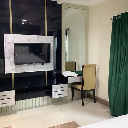 Rose Valet Guest House Islamabad Ngoại thất bức ảnh