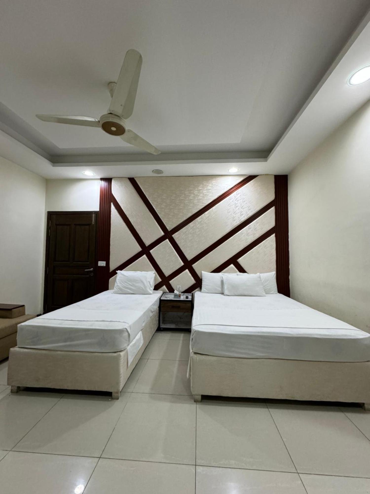 Rose Valet Guest House Islamabad Ngoại thất bức ảnh