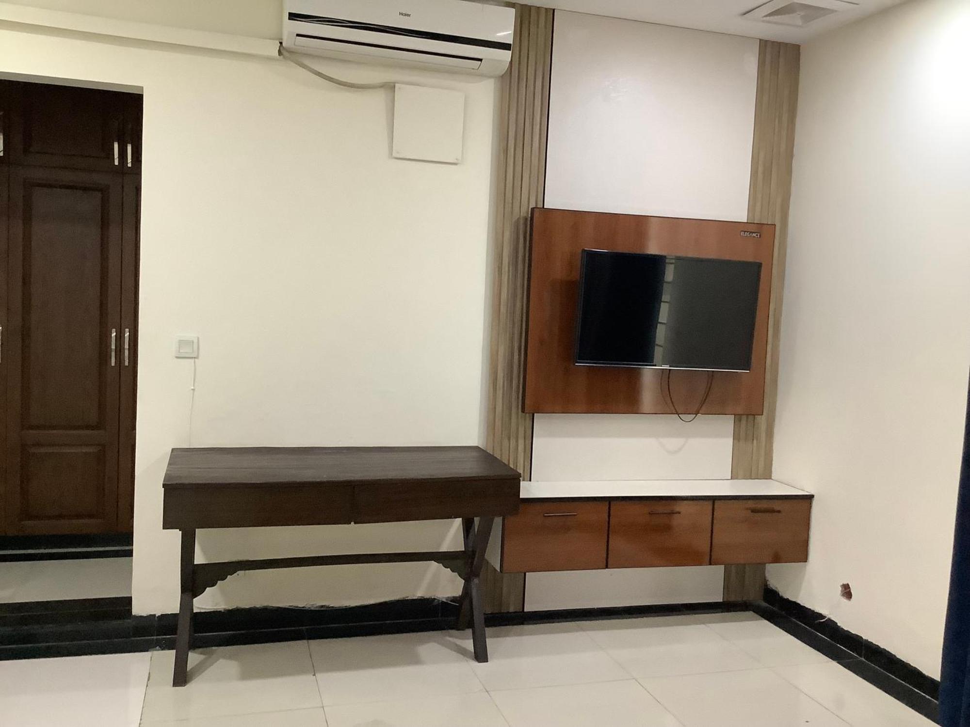 Rose Valet Guest House Islamabad Ngoại thất bức ảnh