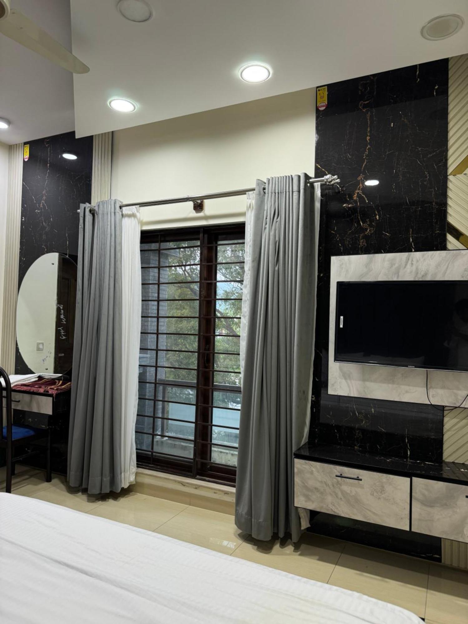 Rose Valet Guest House Islamabad Ngoại thất bức ảnh