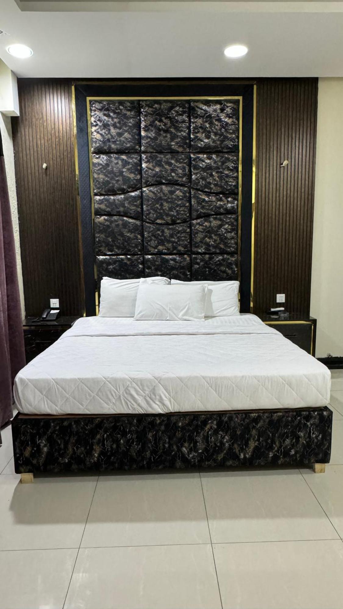 Rose Valet Guest House Islamabad Ngoại thất bức ảnh