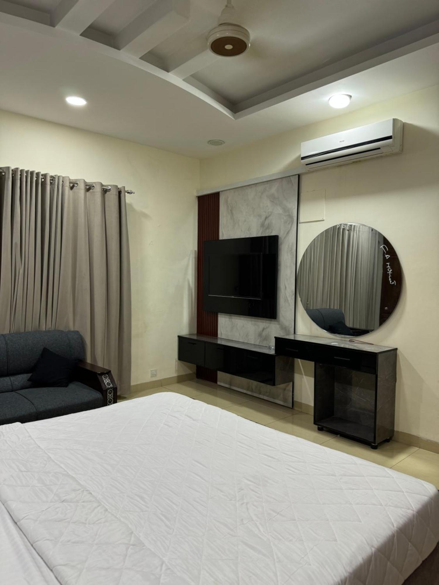 Rose Valet Guest House Islamabad Ngoại thất bức ảnh