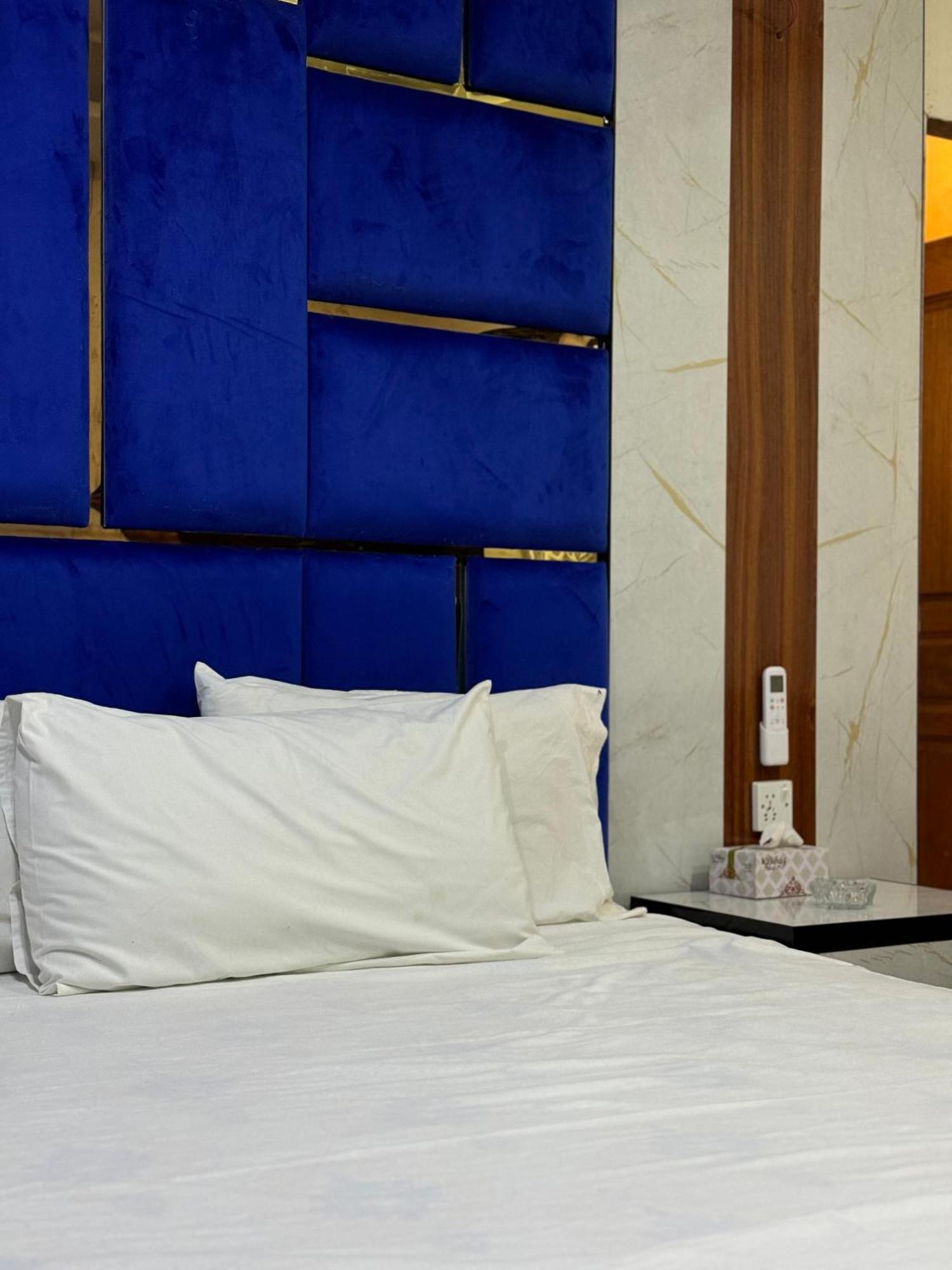 Rose Valet Guest House Islamabad Ngoại thất bức ảnh