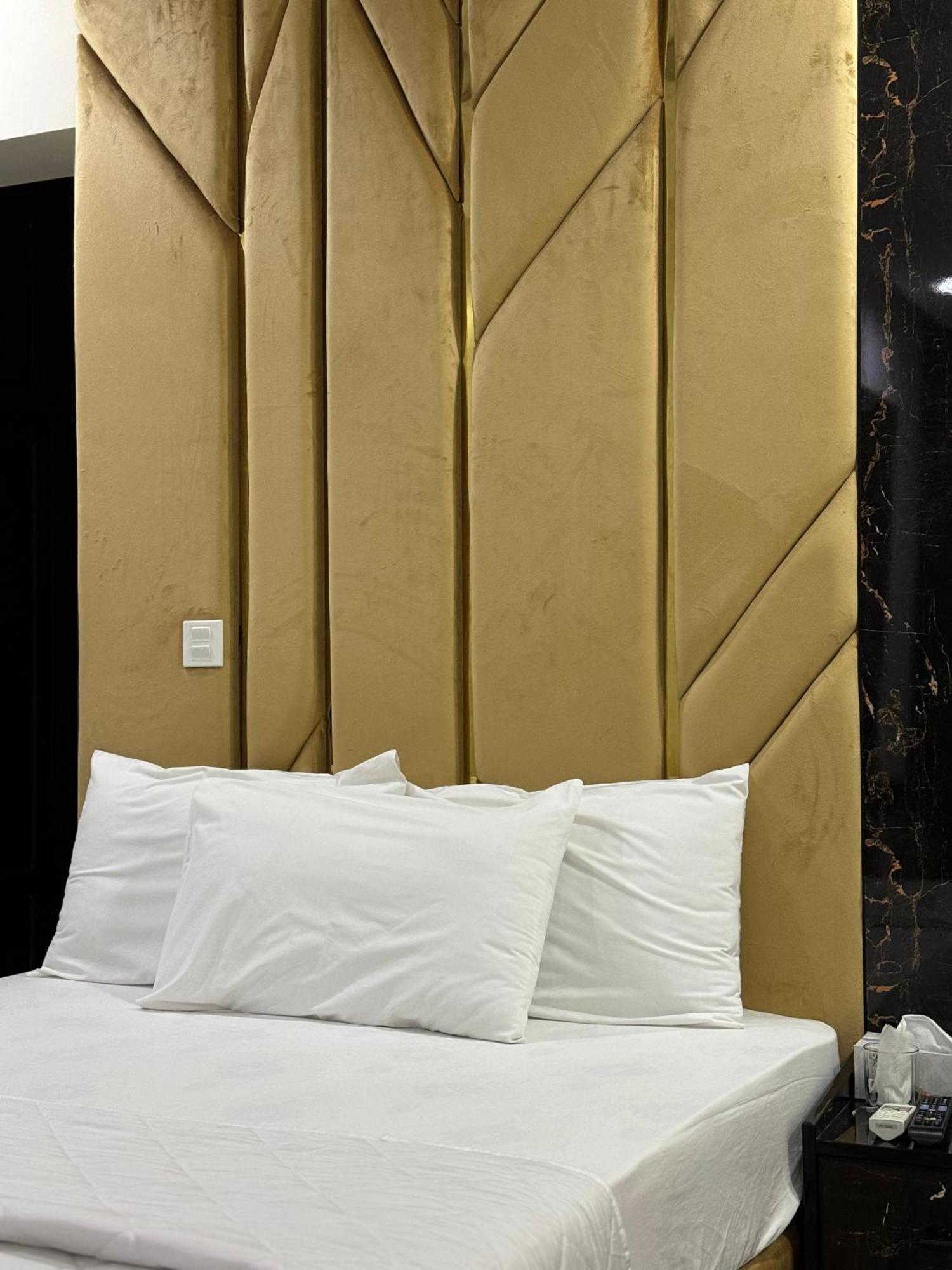 Rose Valet Guest House Islamabad Ngoại thất bức ảnh