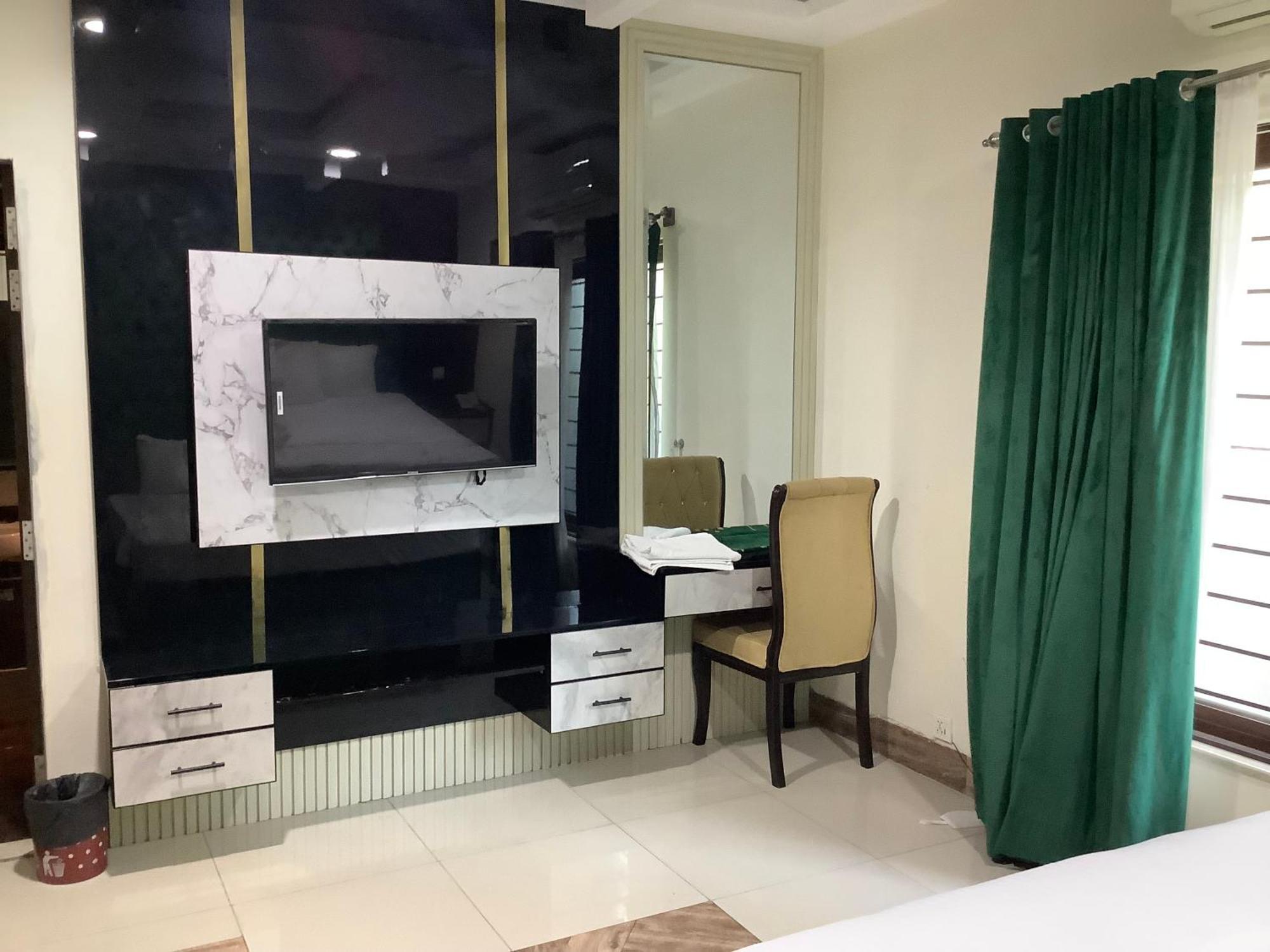 Rose Valet Guest House Islamabad Ngoại thất bức ảnh